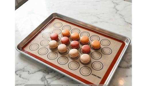 Baking Mat Silicone Non Stick, Full Sheet Reusable Red Non-Stick Mat for Perfect Baking, Dishwasher & Oven Safe, For Macarons, Cookies, Bread and More, 16x24” (40x60cm)